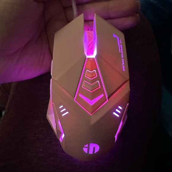 Pink Wired mouse. - Picture 4 of 14